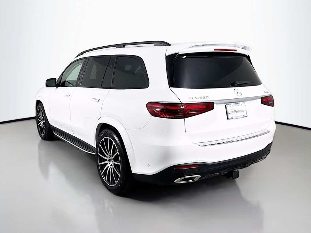 2026 Mercedes-Benz GLS 580 - Image 5