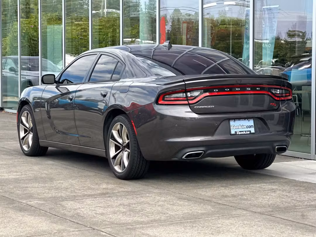 2016 Dodge Charger R/T - Image 5
