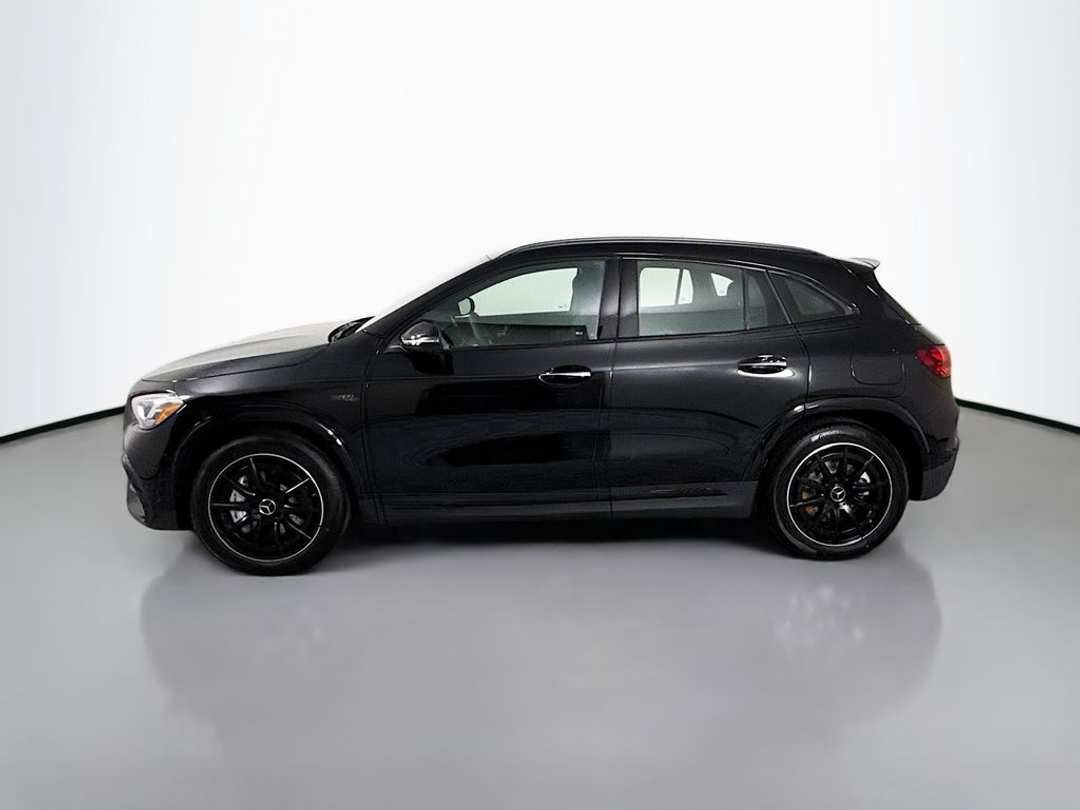 2026 Mercedes-Benz GLA 35 AMG - Image 3