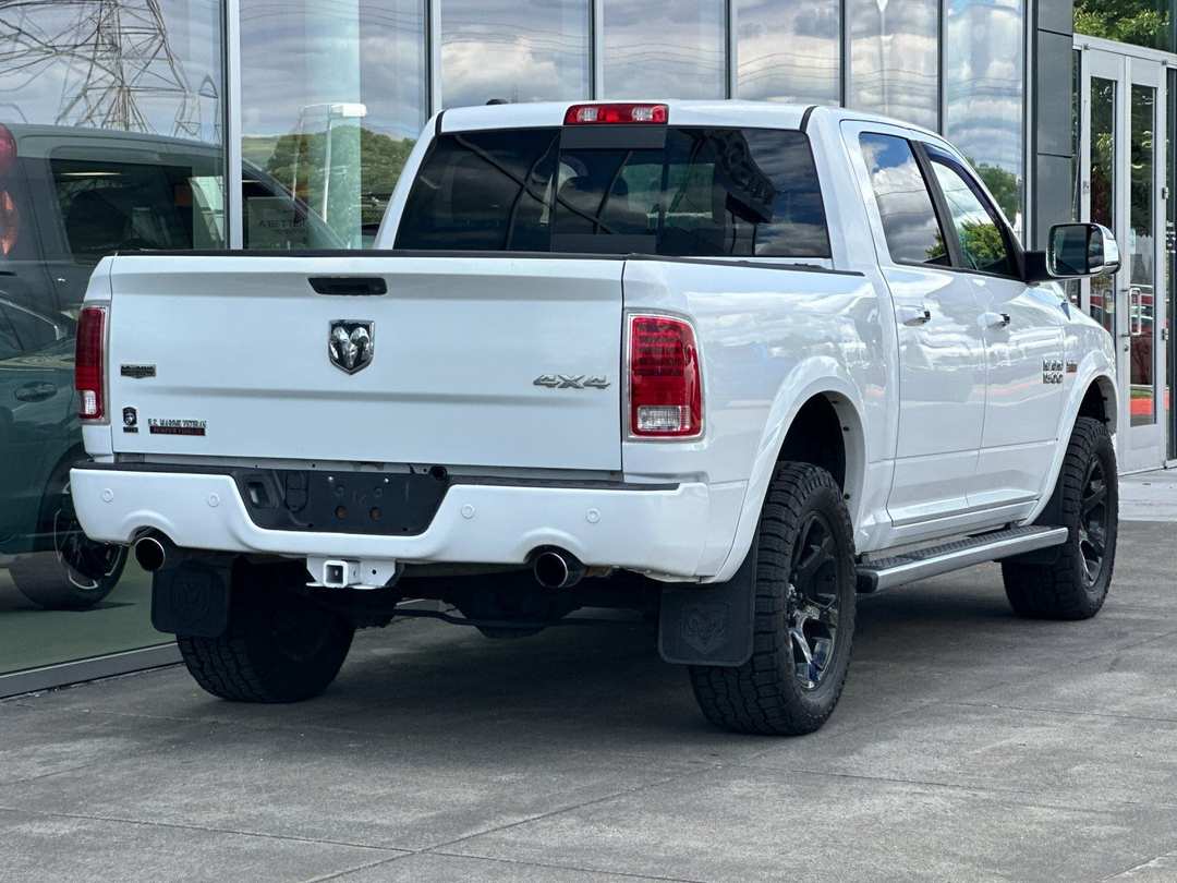 2014 Ram 1500 Laramie - Image 3