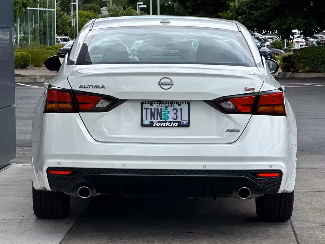 2025 Nissan Altima 2.5 SR - Image 4