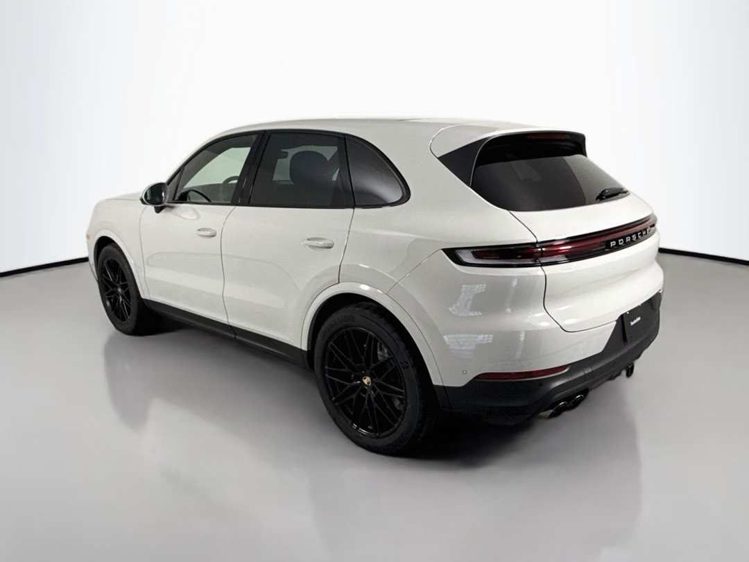 2025 Porsche Cayenne - Image 5