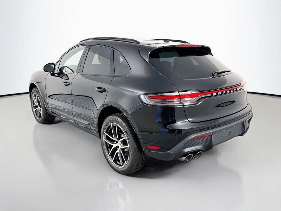 2026 Porsche Macan - Image 5