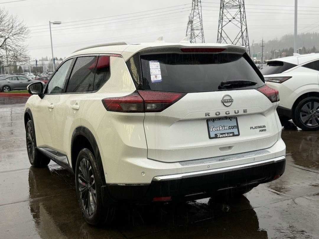 2026 Nissan Rogue Platinum - Image 6