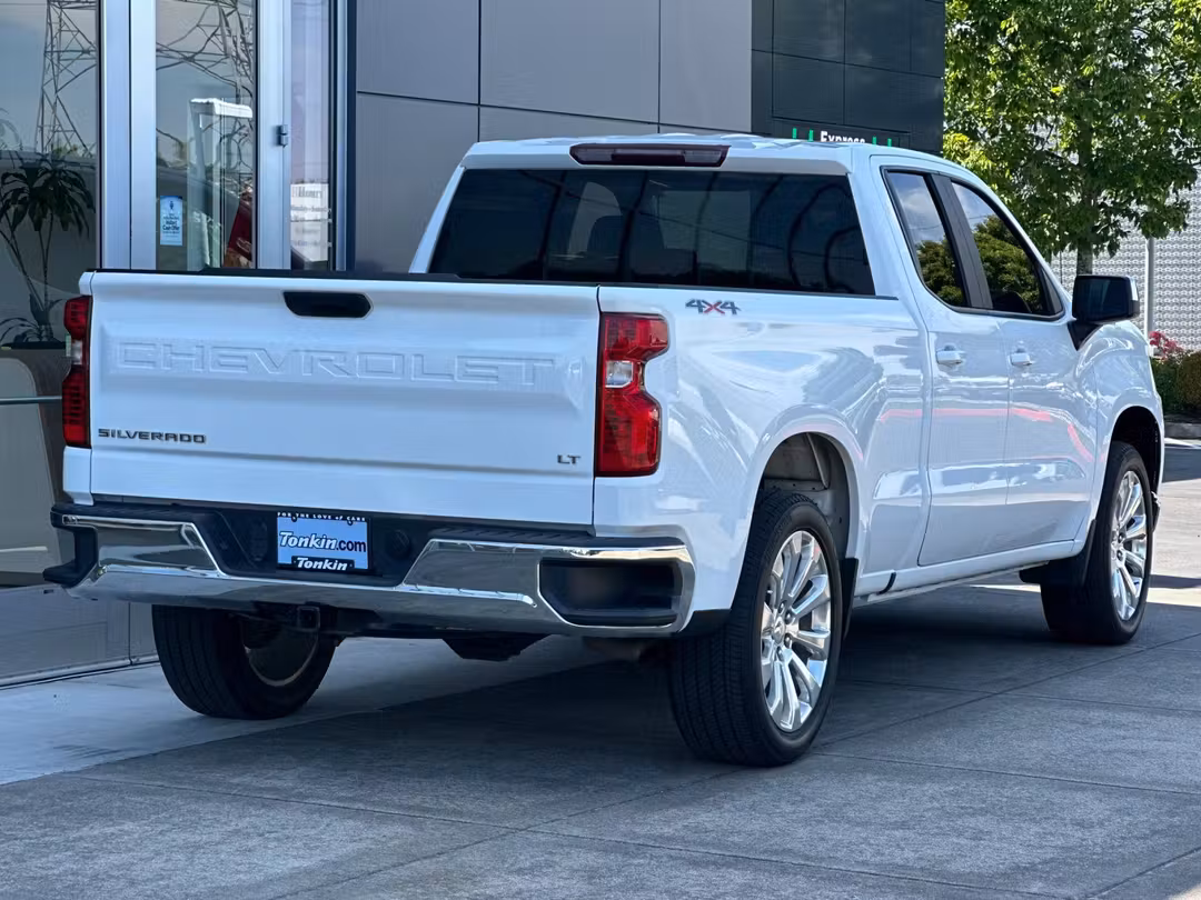 2020 Chevrolet Silverado 1500 LT - Image 3