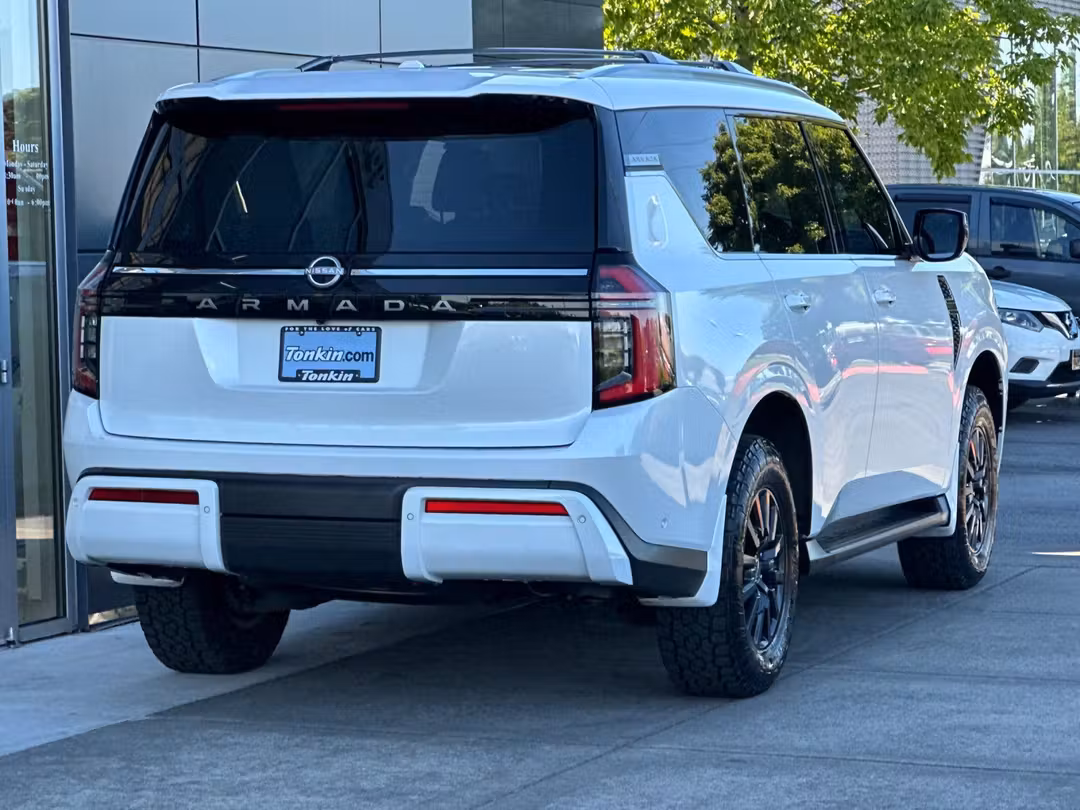 2025 Nissan Armada SV - Image 3