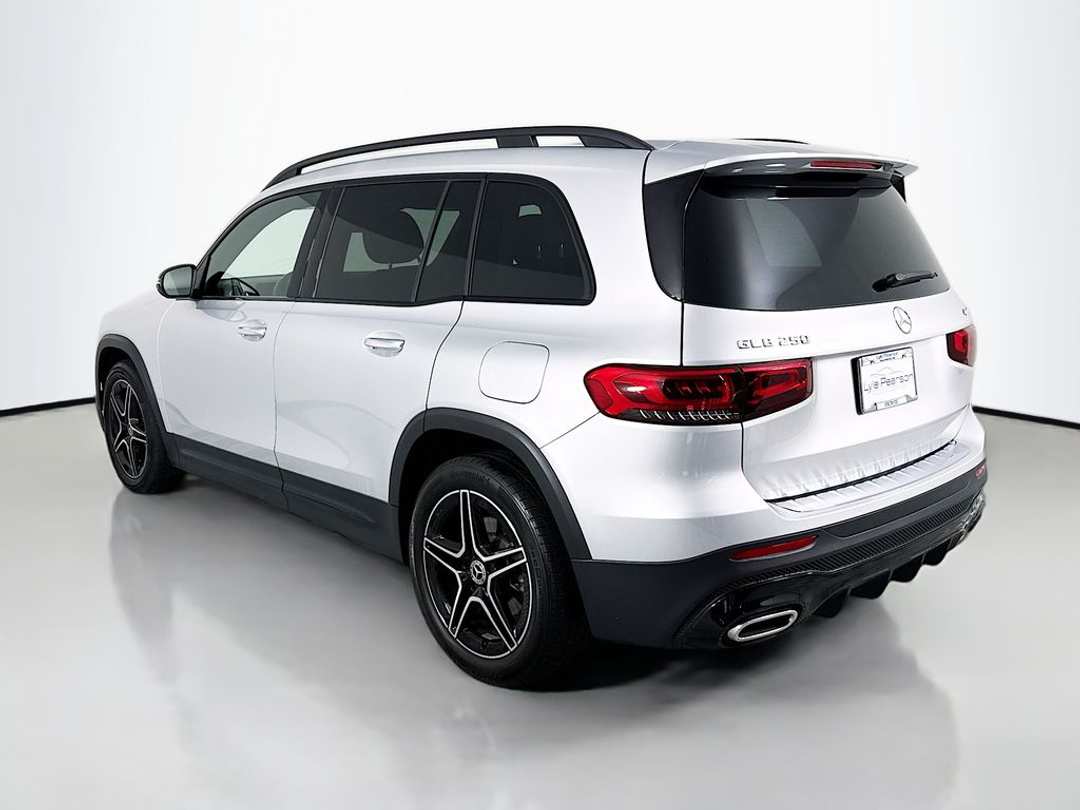 2023 Mercedes-Benz GLB 250 - Image 5