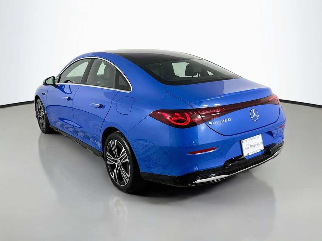 2027 Mercedes-Benz CLA 220 - Image 3