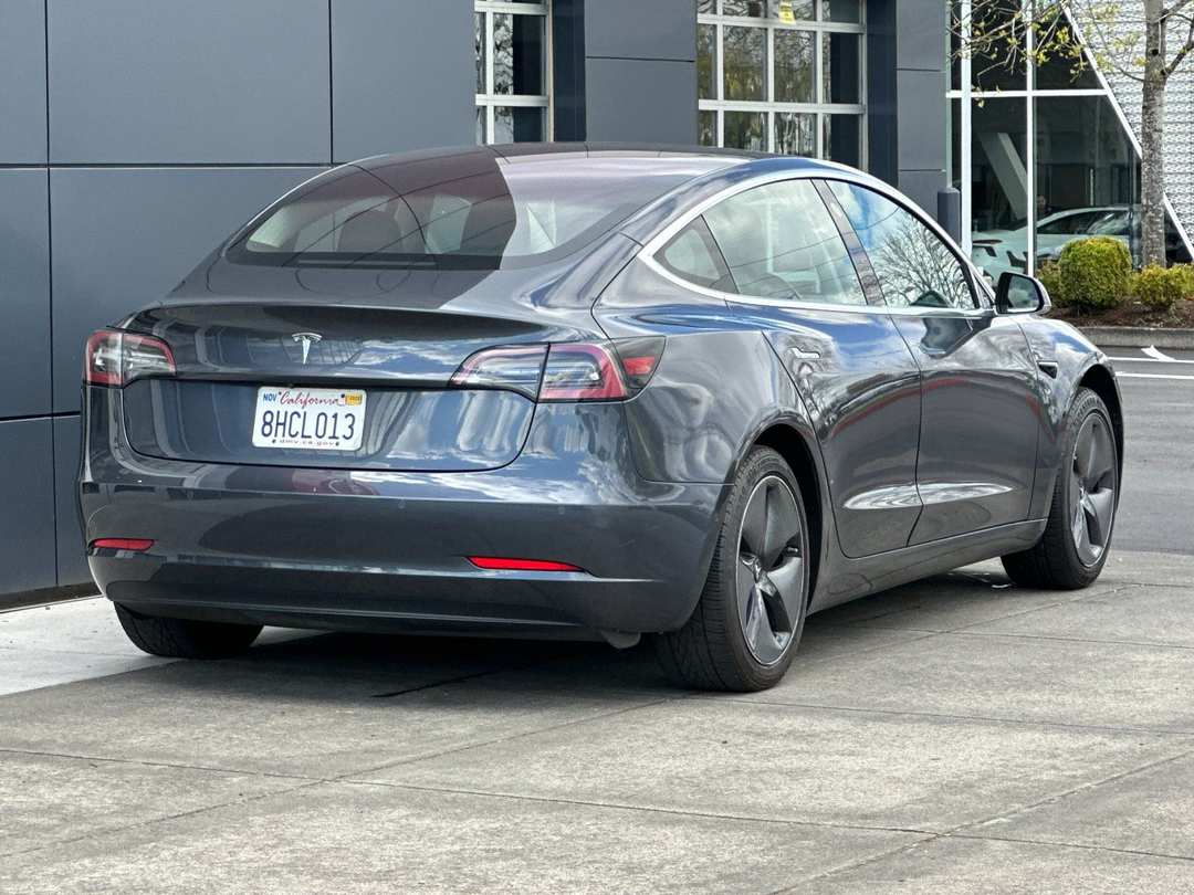 2018 Tesla Model 3 Mid Range - Image 3