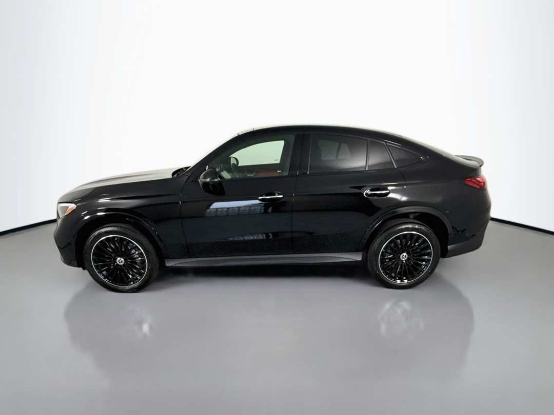 2026 Mercedes-Benz GLC 300 - Image 3
