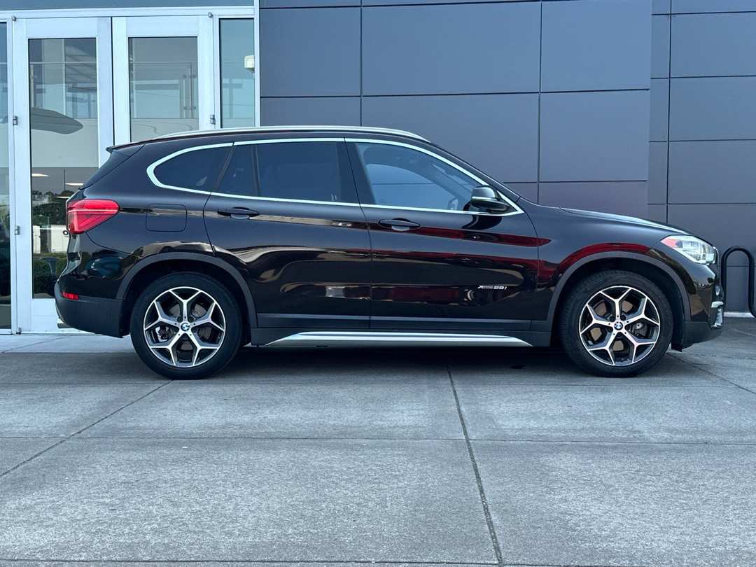 2018 BMW X1 xDrive28i - Image 2