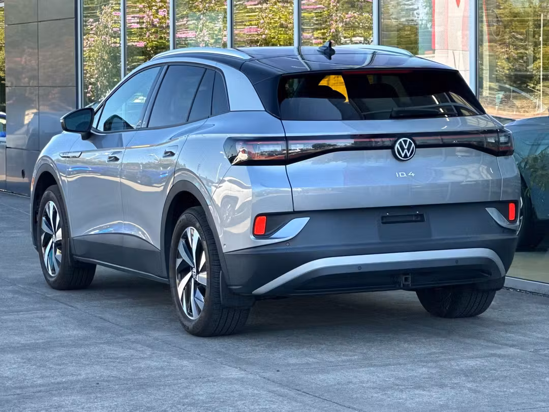 2023 Volkswagen Id.4 Pro - Image 5