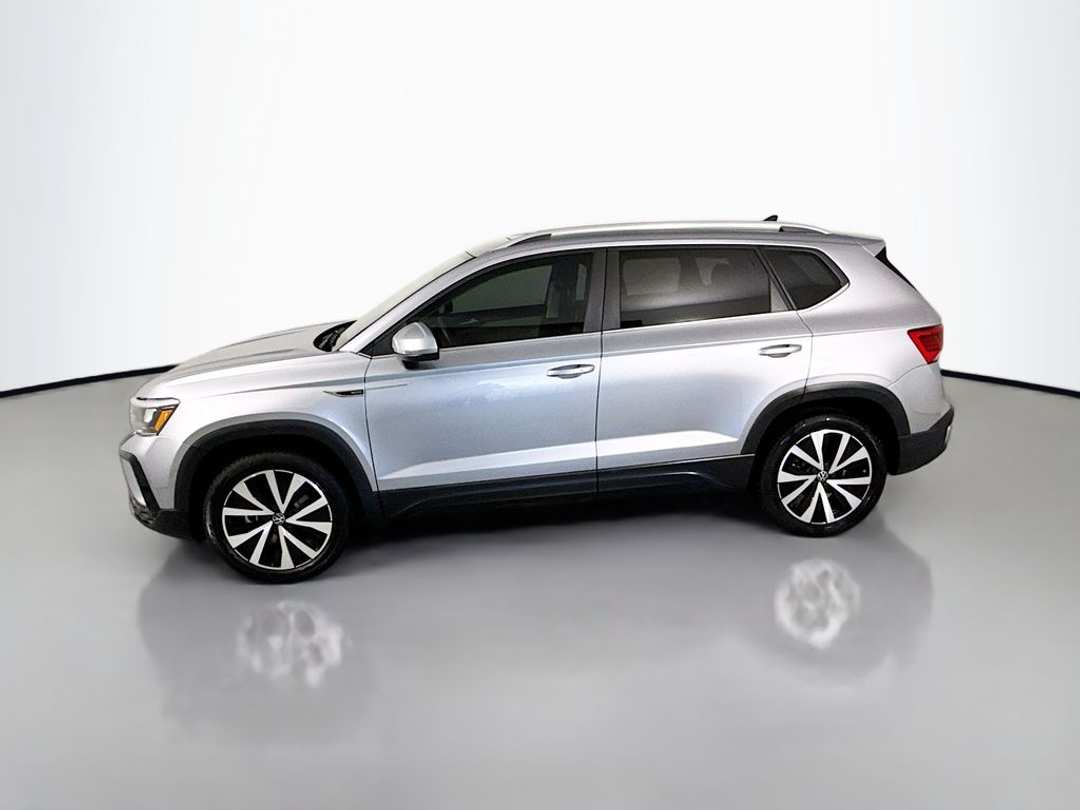 2023 Volkswagen Taos 1.5T SE - Image 3