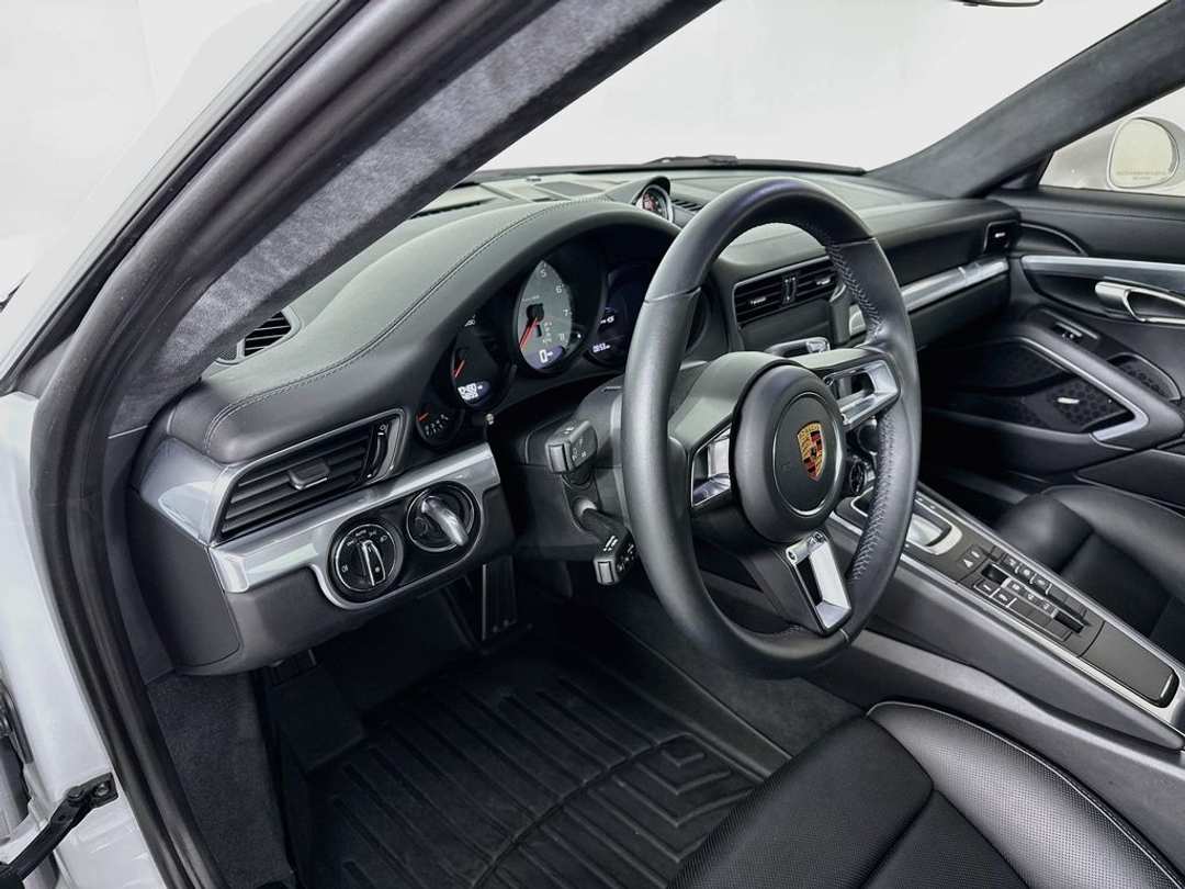2018 Porsche 911 Carrera 4S - Image 7