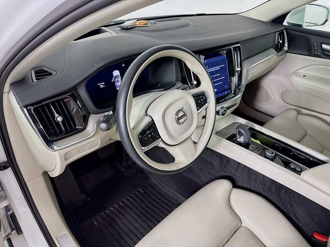 2023 Volvo S60 Ultimate - Image 7