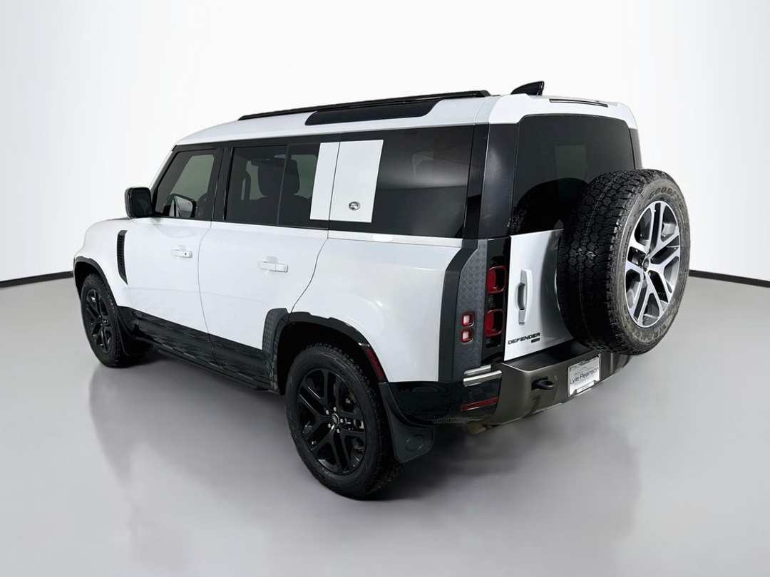 2021 Land Rover Defender 110 XDynamic HSE - Image 5