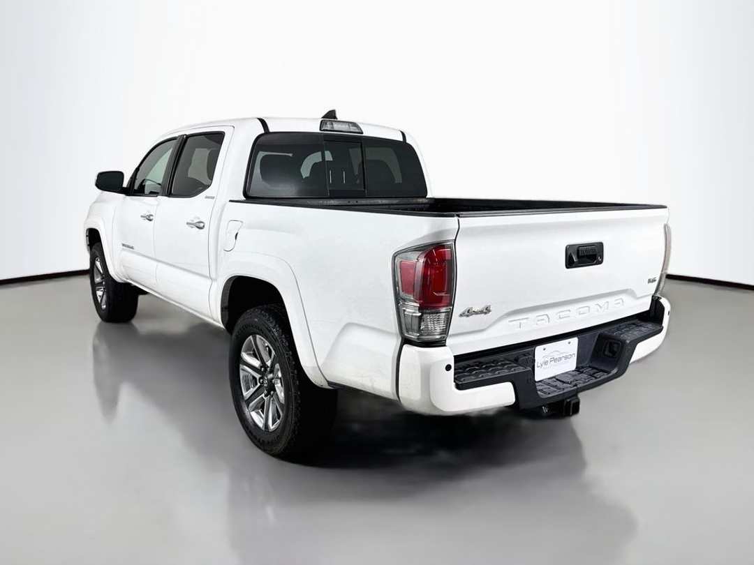 2017 Toyota Tacoma Limited - Image 5