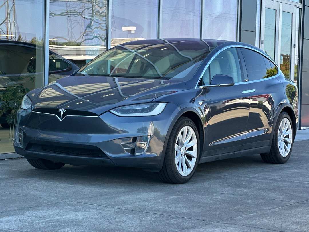 2018 Tesla Model X 75D - Image 7