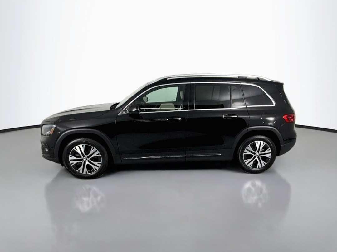 2026 Mercedes-Benz GLB 250 - Image 2
