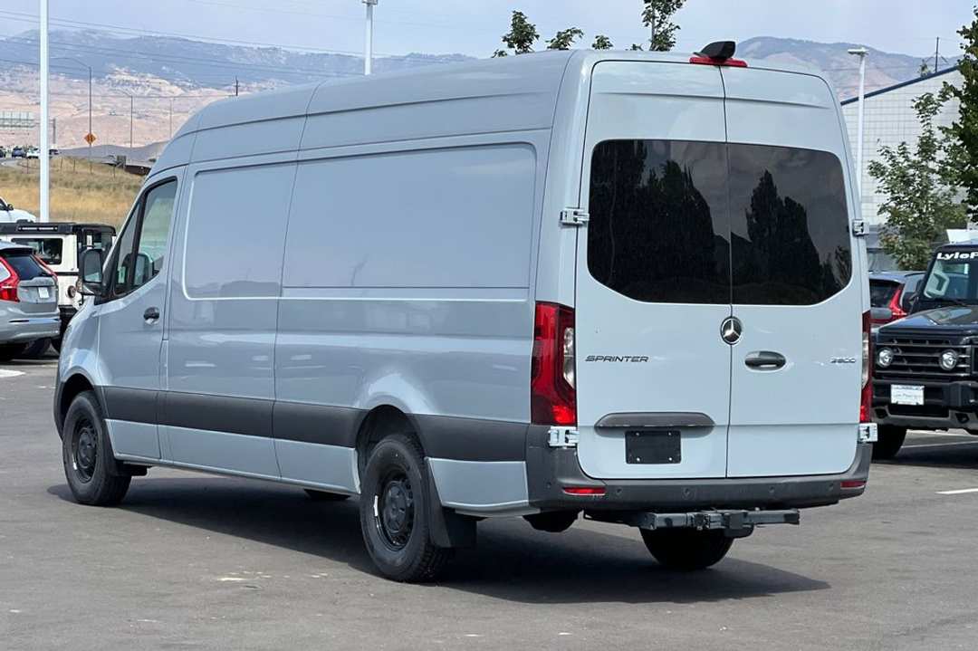 2024 Mercedes-Benz Sprinter 2500 Cargo 170 WB - Image 5
