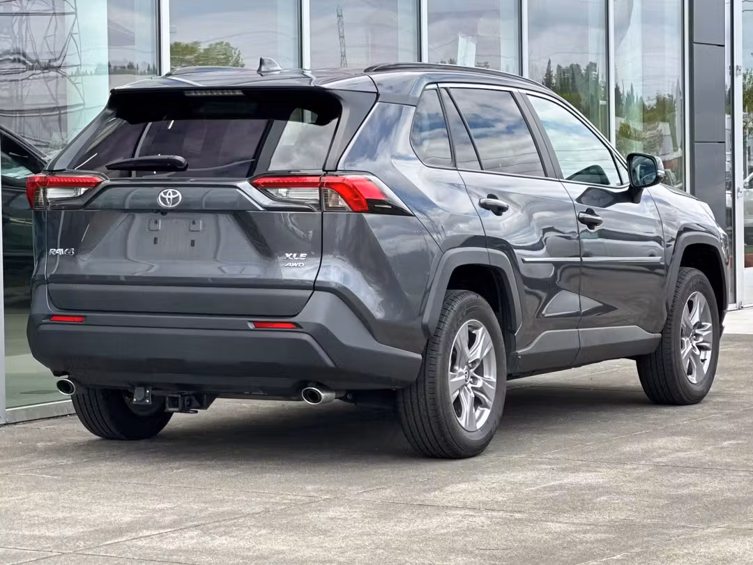 2024 Toyota Rav4 XLE - Image 3