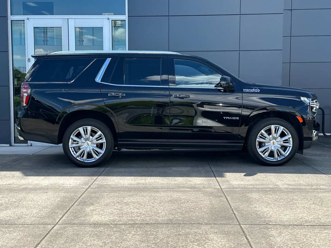 2022 Chevrolet Tahoe High Country - Image 2