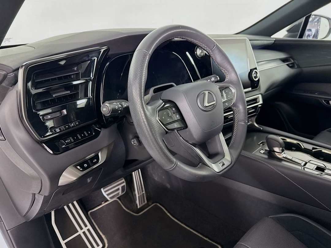 2023 Lexus RX 500h F SPORT Performance - Image 7