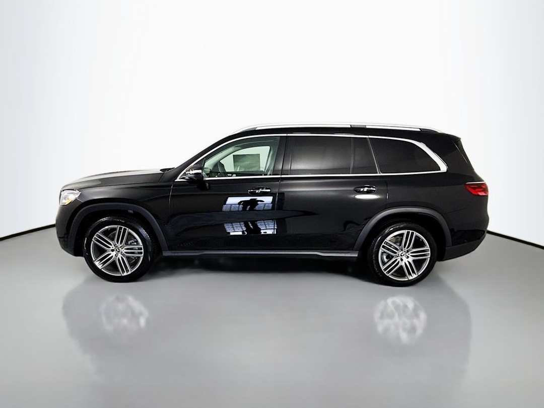 2026 Mercedes-Benz GLS 450 - Image 3