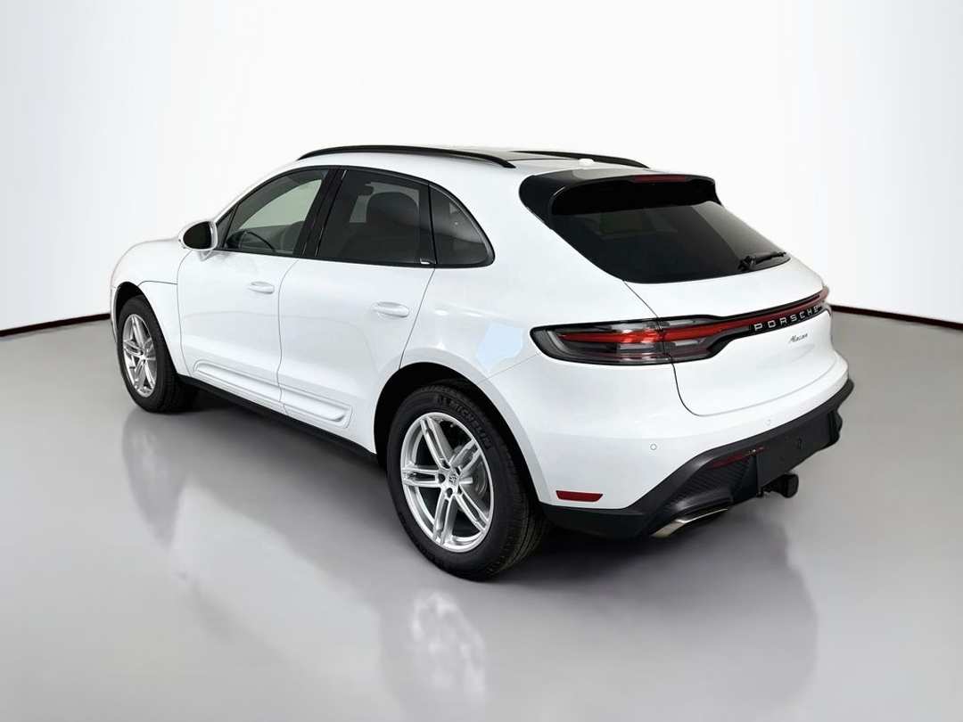 2026 Porsche Macan - Image 5