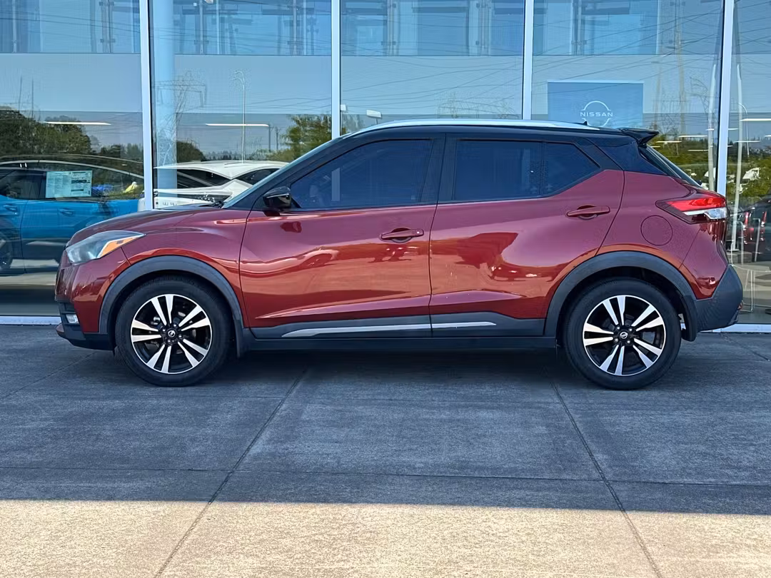 2019 Nissan Kicks SR - Image 6