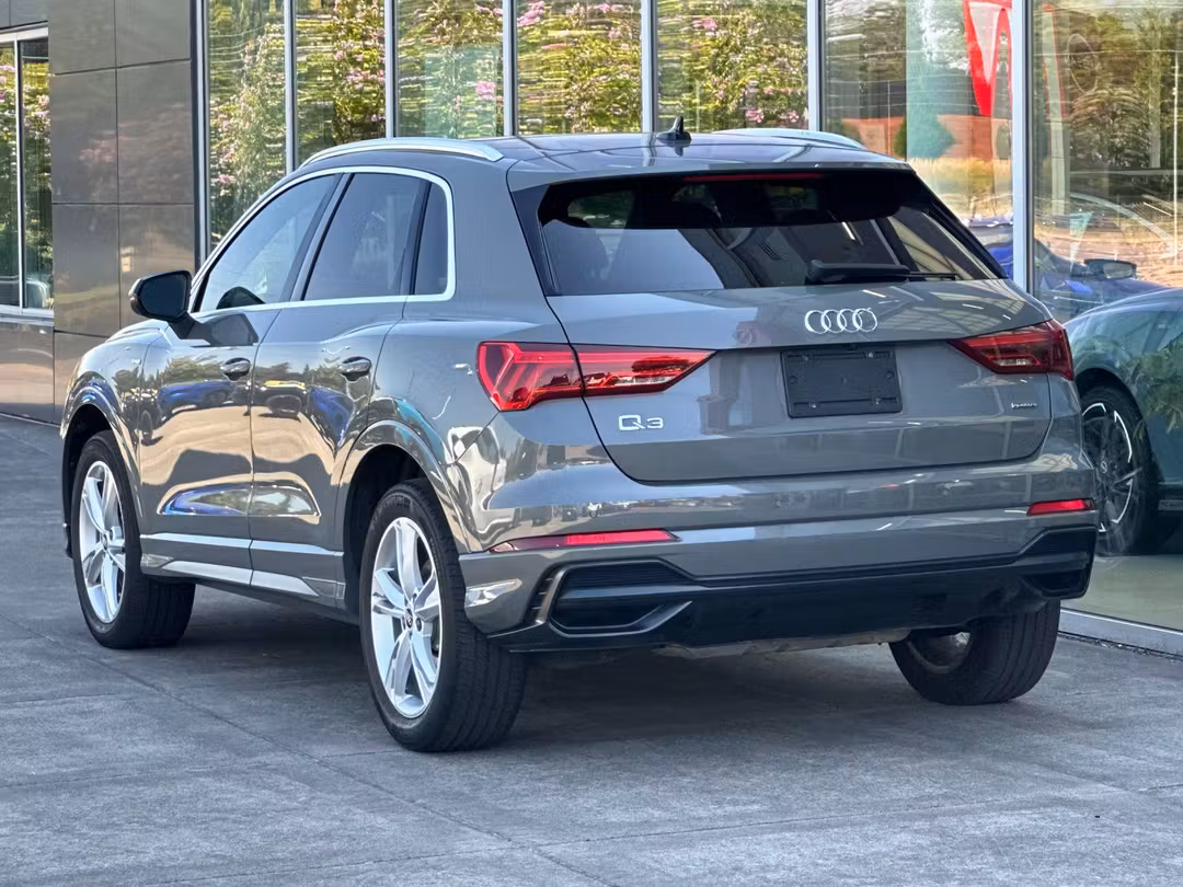 2022 Audi Q3 Premium Plus - Image 5