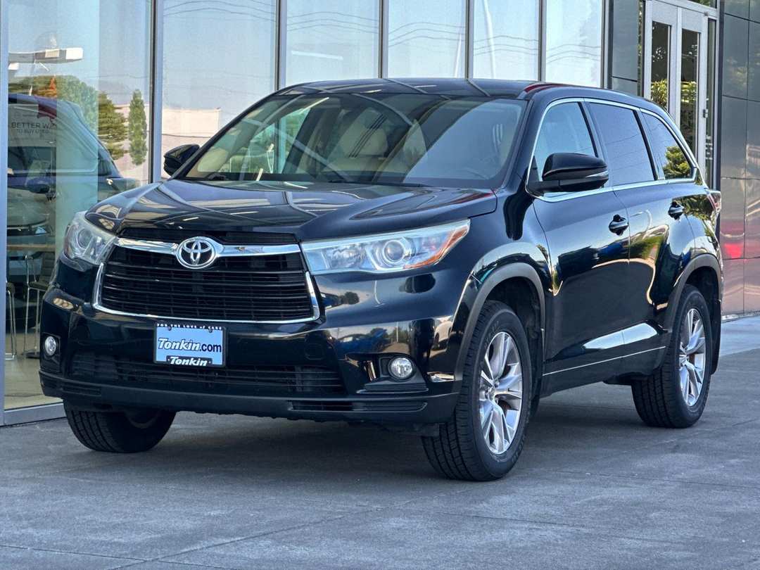 2015 Toyota Highlander LE Plus V6 - Image 7