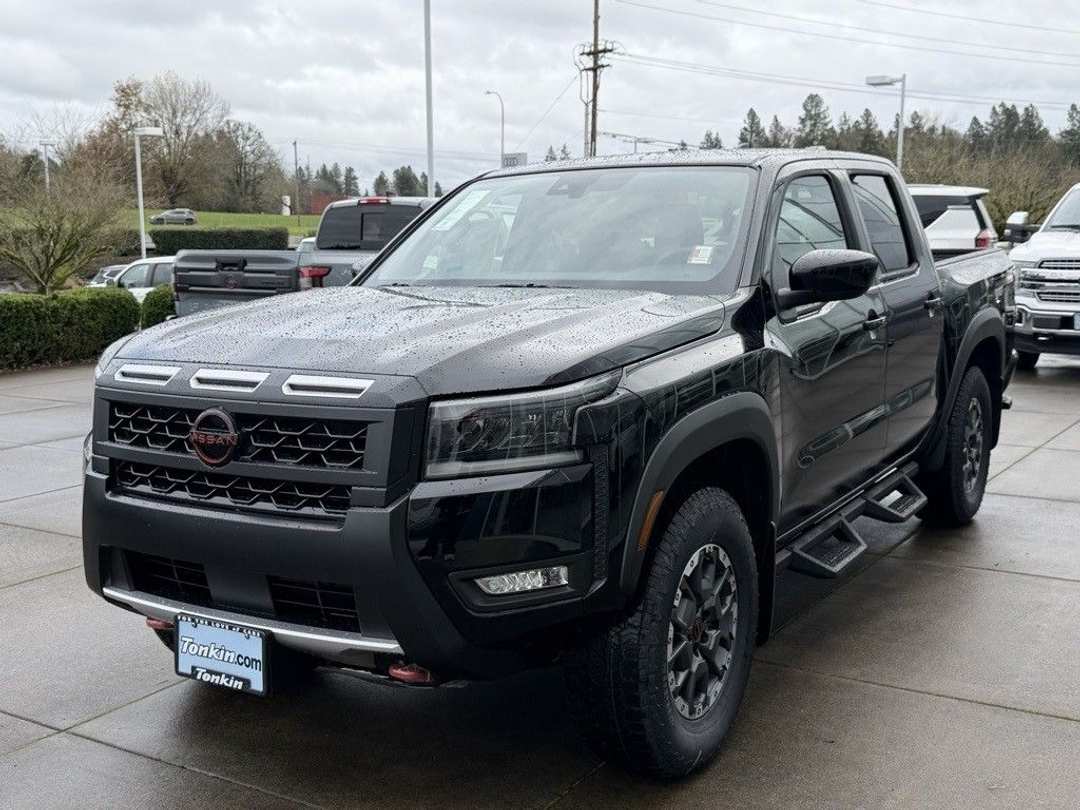 2026 Nissan Frontier PRO4X - Image 4