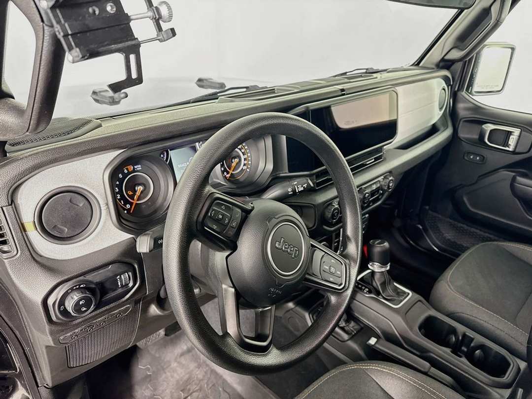 2024 Jeep Gladiator Sport - Image 7