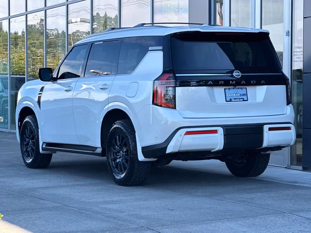 2025 Nissan Armada SV - Image 5