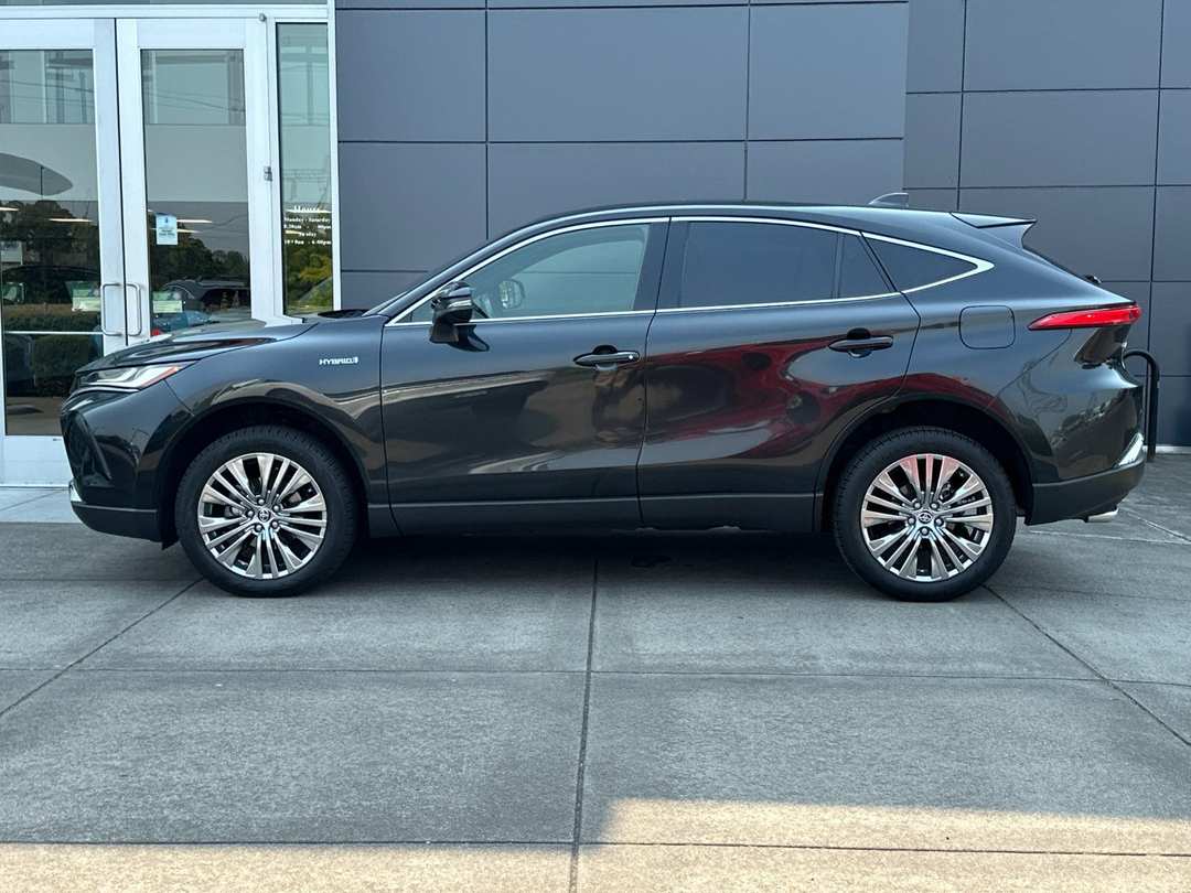 2021 Toyota Venza Limited - Image 6