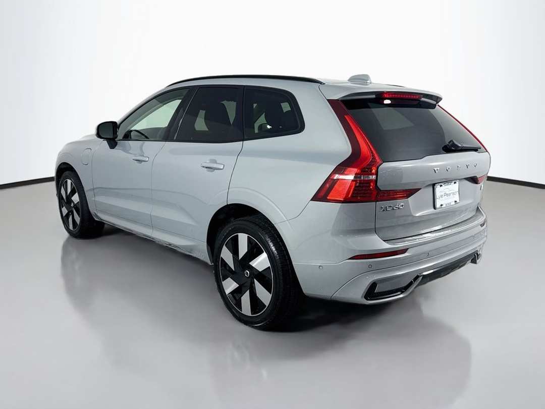 2024 Volvo Xc60 Recharge Plug-In Hybrid T8 Plus Dark Theme - Image 5