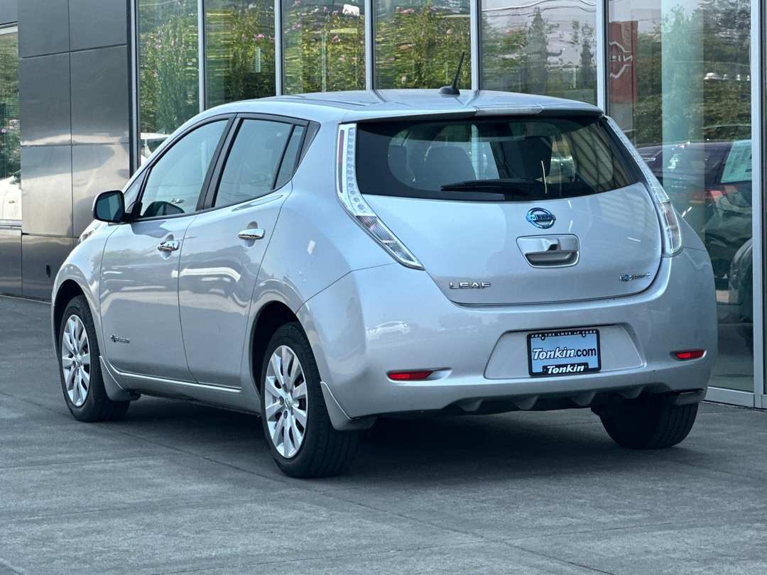 2016 Nissan LEAF S - Image 5