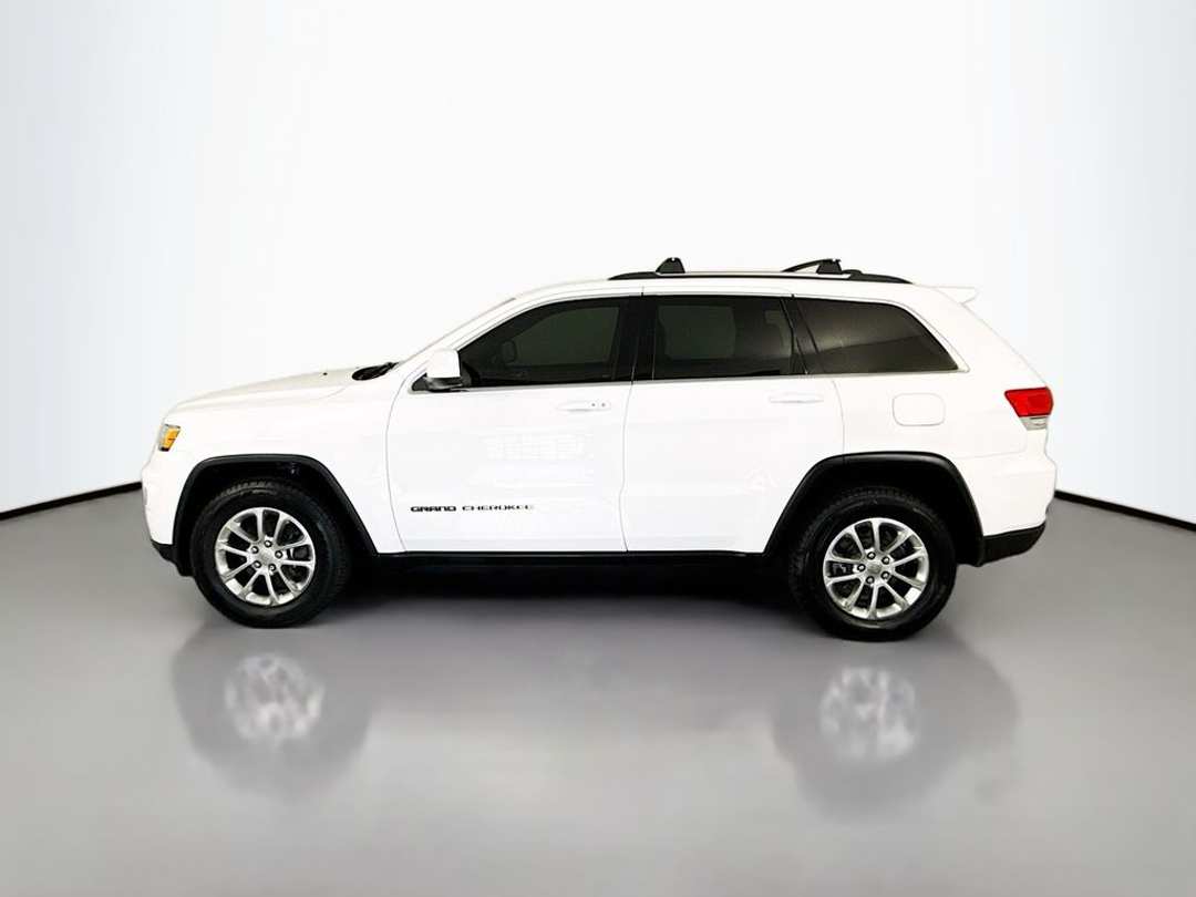 2017 Jeep Grand Cherokee Laredo - Image 3