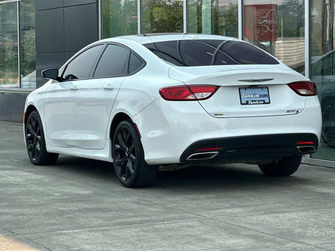 2015 Chrysler 200 S - Image 5