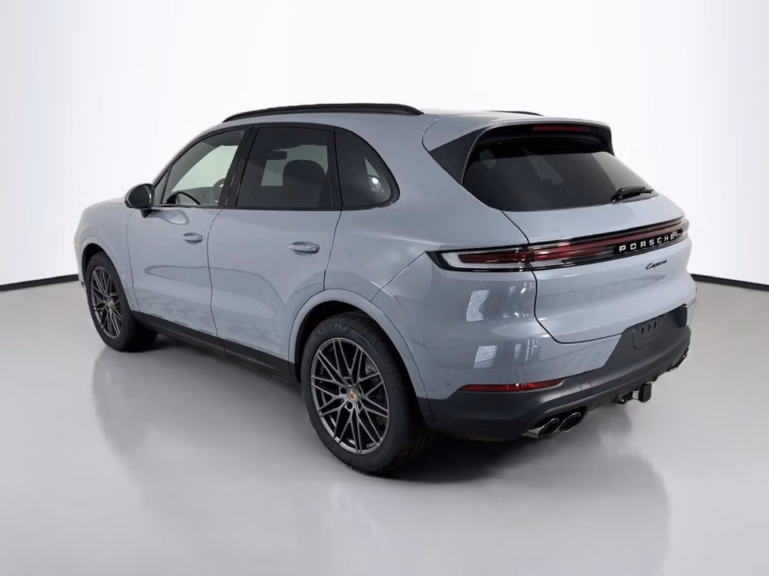 2026 Porsche Cayenne - Image 3