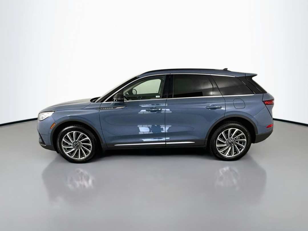 2025 Lincoln Corsair Reserve - Image 3