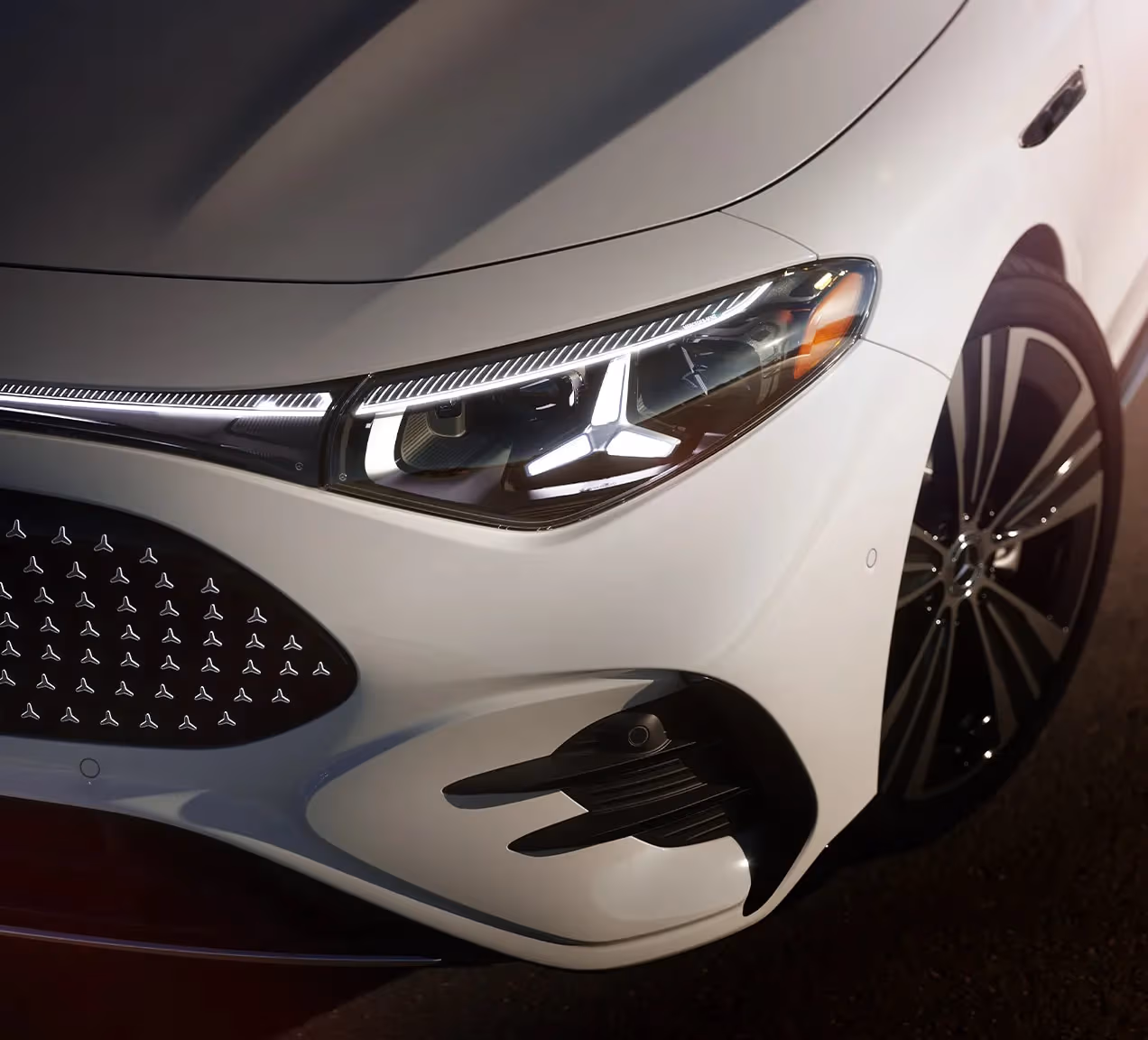 2027 Mercedes-Benz CLA — Illuminated star panel