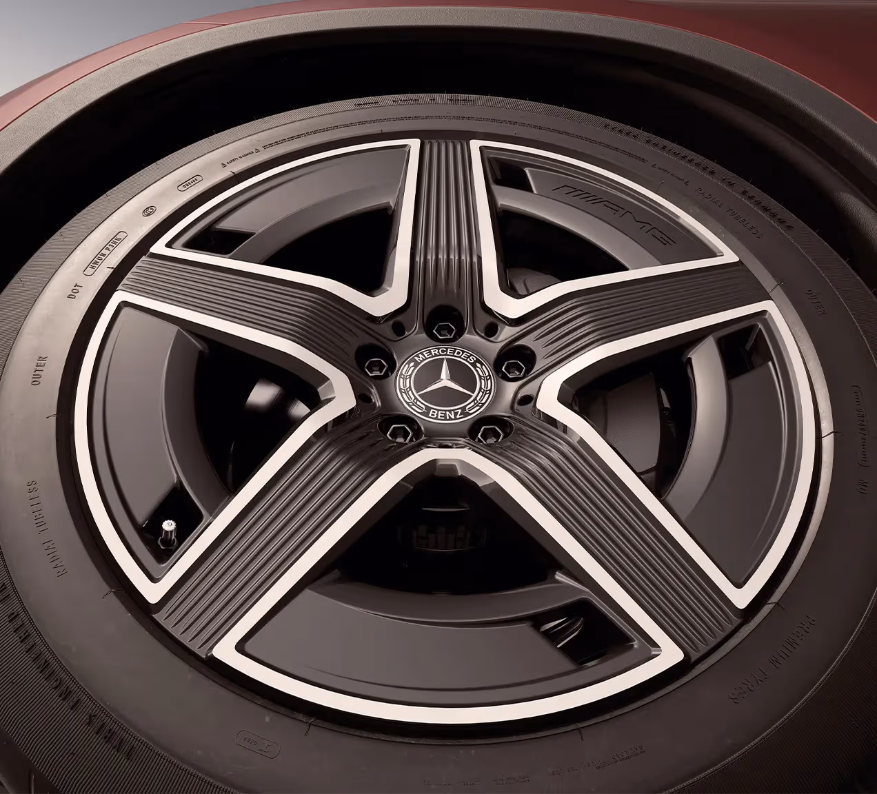 2027 Mercedes-Benz GLC — Standard 19-inch AMG wheels